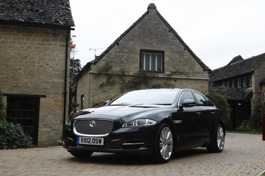  Jaguar XJ 2012 года  (UK) (фото 51 из 121)